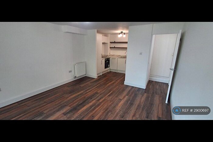 1 Bedroom Flat To Rent In Park Road, Beckenham, BR3