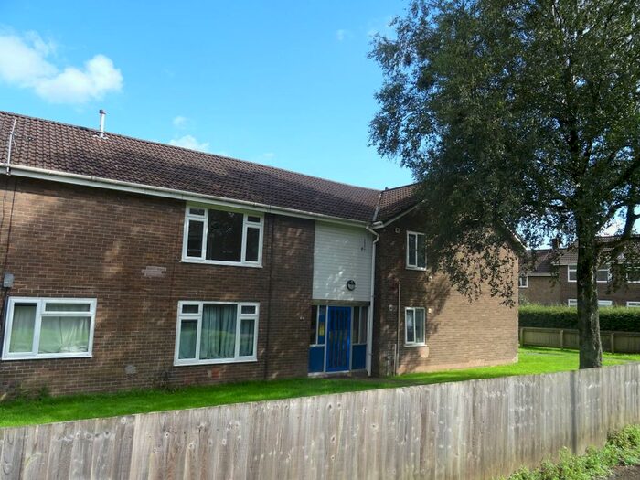 2 Bedroom Flat To Rent In Dinas Path, Fairwater, Cwmbran, NP44