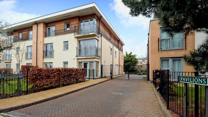 2 Bedroom Flat To Rent In Pavilions, Windsor, SL4