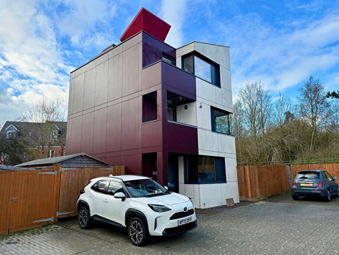 4 Bedroom Detached House To Rent In Swanson Drive, Oxley Park, MK4