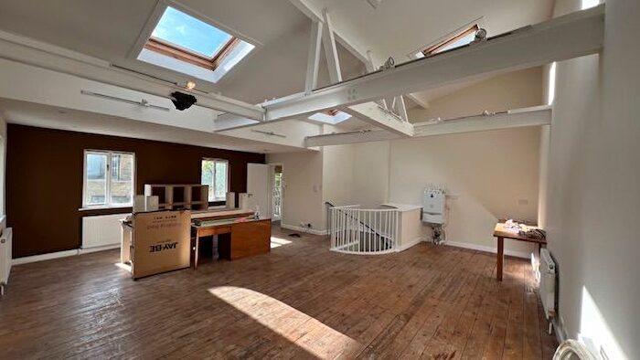 2 Bedroom Detached House To Rent In Rendlesham Road, London, E5