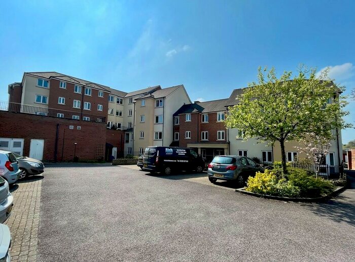 1 Bedroom Apartment To Rent In Gladstone Road, Chippenham, SN15