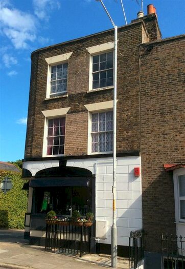 2 Bedroom Flat To Rent In Hardres Street, Ramsgate, CT11