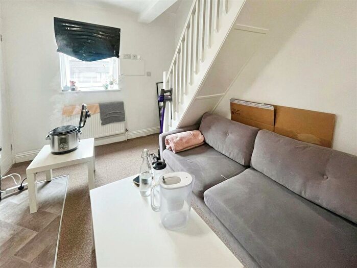 1 Bedroom Apartment To Rent In London Road, Grays, RM20