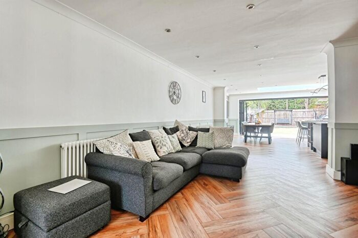 4 Bedroom Detached House For Sale In Cutshill Close, Birmingham, B36