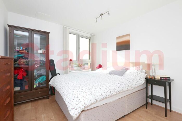 1 Bedroom Flat To Rent In Vizion London - Epc Rating B, N7