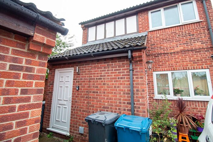 2 Bedroom Flat To Rent In Radcliffe Road, West Bridgford, NG2