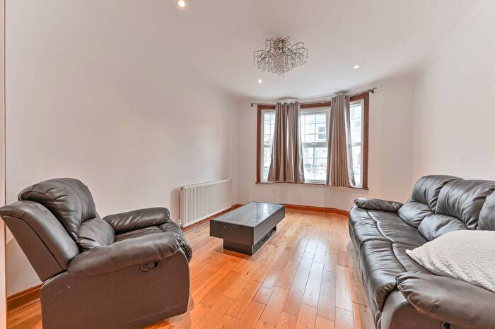 4 Bedroom Property To Rent In Bungalow Road, Norwood, London, SE25