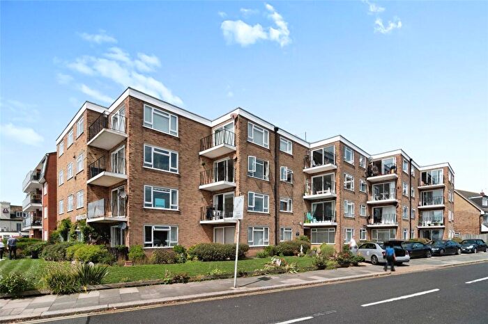 2 Bedroom Flat For Sale In Estuary Lodge, Eastern Esplanade, Southend-On-Sea, Essex, SS1