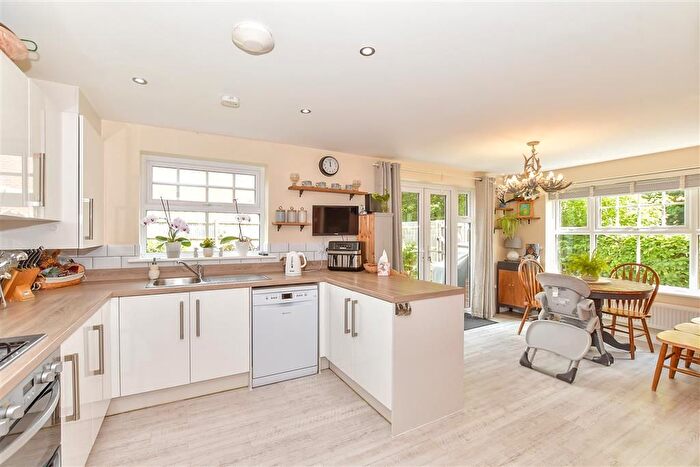 4 Bedroom Link Detached House For Sale In The Bartons, Staplehurst, Tonbridge, Kent, TN12