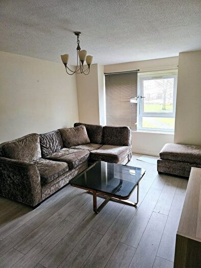 2 Bedroom Flat To Rent In Overnewton Square, Glasgow, G3