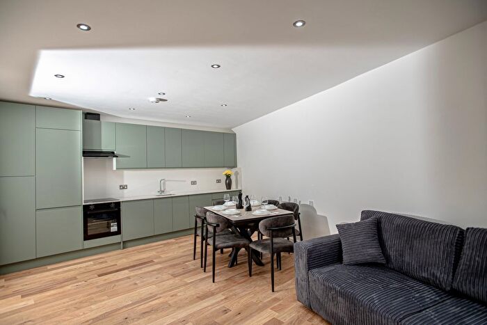 2 Bedroom Flat To Rent In Lordship Lane, London, N22