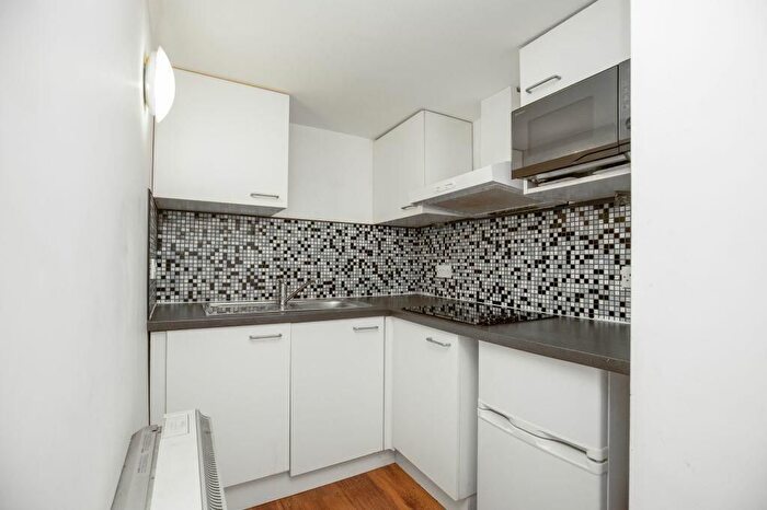 1 Bedroom Flat To Rent In C Flat, Howe Street, Edinburgh, EH3