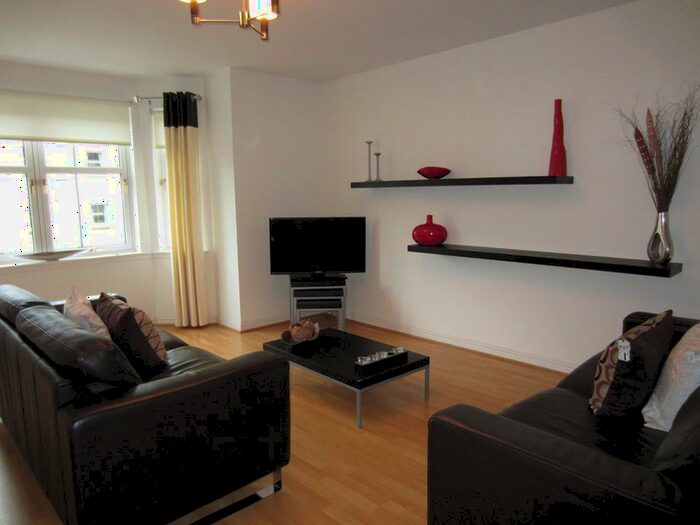 2 Bedroom Flat To Rent In Albury Mansions, First Floor Left, AB11