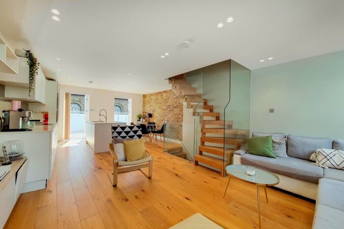 4 Bedroom End Of Terrace House To Rent In Florence Road, New Cross, London, SE14