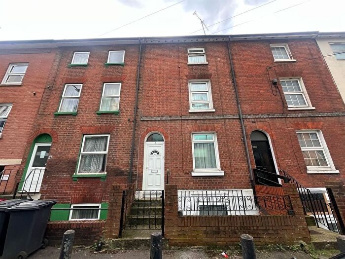 4 Bedroom Terraced House To Rent In Vachel Road, Reading, RG1