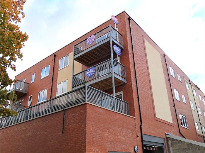 2 Bedroom Flat To Rent In Camp Road, Farnborough, Hampshire, GU14