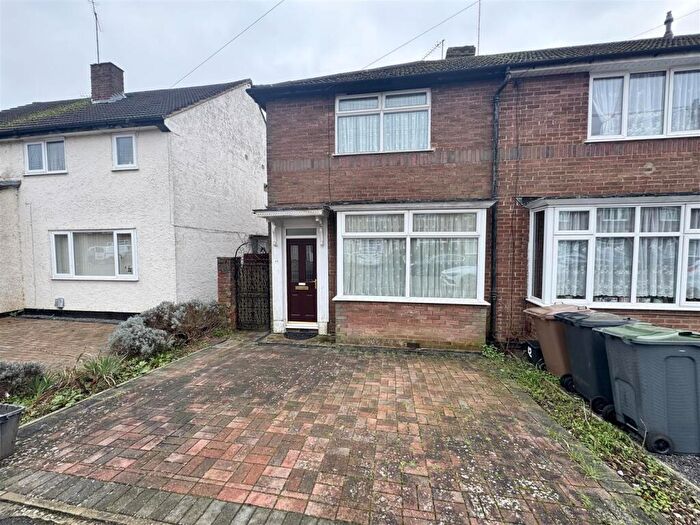 2 Bedroom End Of Terrace House To Rent In Peartree Road, Luton, LU2