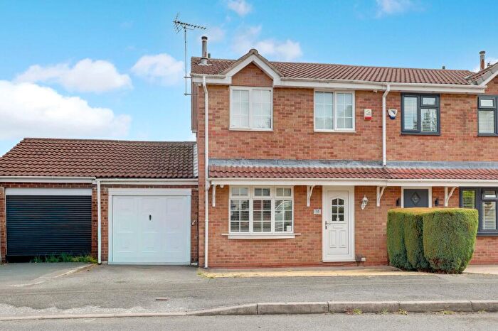 3 Bedroom Semi-Detached House For Sale In York Drive, Nottingham, NG8