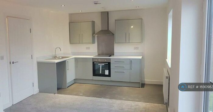 2 Bedroom Flat To Rent In Farrier Close, Swinton, Manchester, M27
