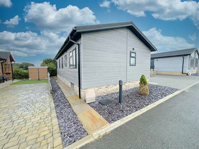 2 Bedroom Park Home For Sale In Bucklesham Heath, Bucklesham, IP10