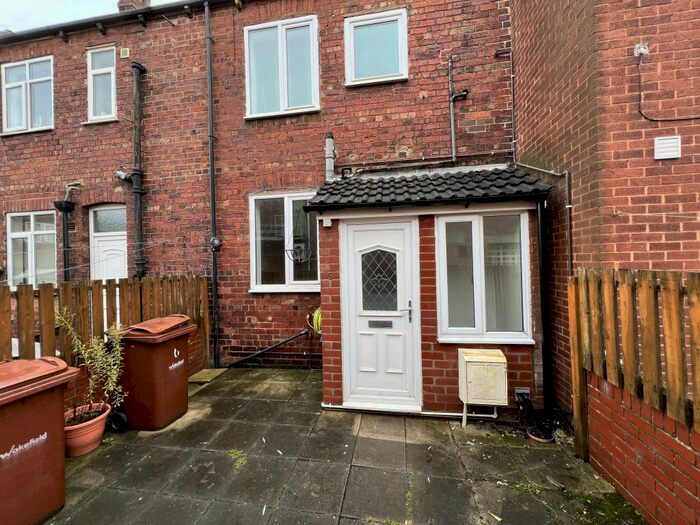 3 Bedroom Terraced House To Rent In Church View, Featherstone, WF7