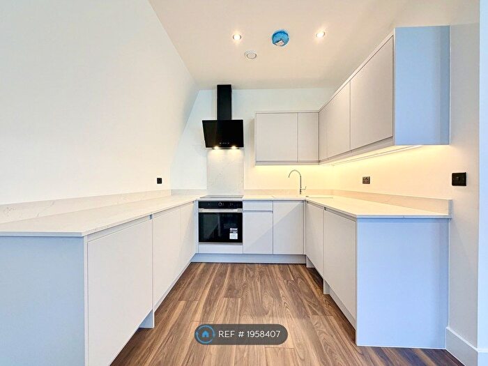 2 Bedroom Flat To Rent In Harrow Road, London, W10