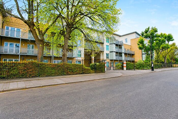 1 Bedroom Flat To Rent In Hibernia Road, Hounslow, TW3