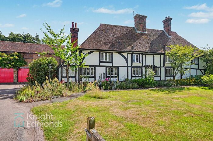 4 Bedroom Semi-Detached House For Sale In Heath Road, Boughton Monchelsea, ME17