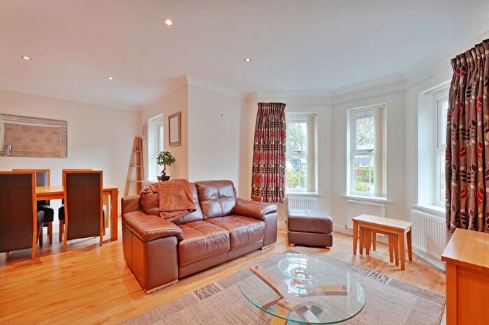 3 Bedroom Flat To Rent In Folkwood Grove, Ringinglow, Sheffield, S11
