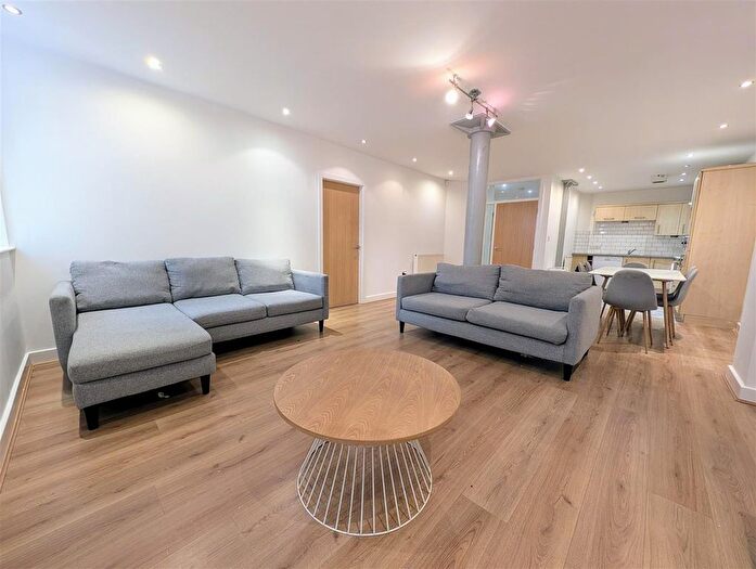 3 Bedroom Flat To Rent In Cornhill, Liverpool, L1