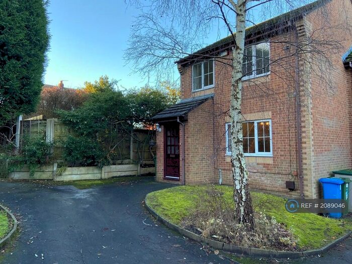 3 Bedroom Semi-Detached House To Rent In Berkeley Crescent, Hyde, SK14