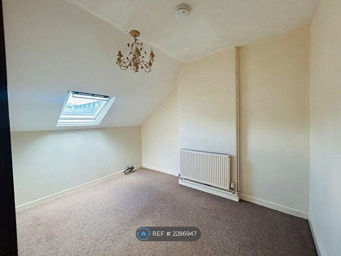 1 Bedroom Flat To Rent In Bangor Street, Caernarfon, LL55