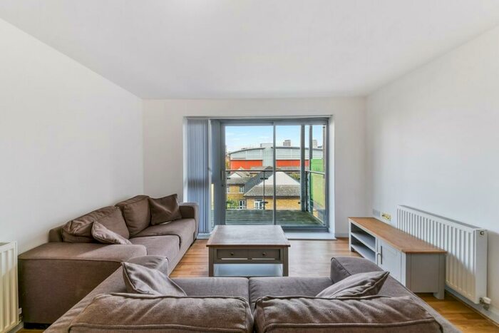 2 Bedroom Apartment To Rent In Ducaine Apartments, Merchant Street, Bow, E3