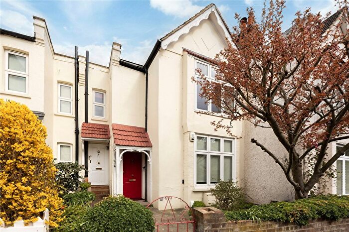 2 Bedroom Flat For Sale In Delamere Road, London, SW20