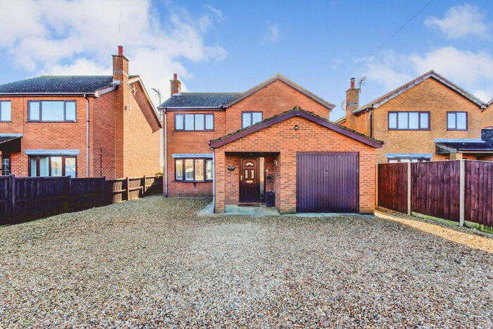 4 Bedroom Detached House For Sale In Roman Bank, Holbeach, Spalding, PE12