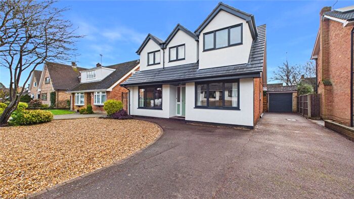 4 Bedroom Detached House For Sale In Lightwater, Surrey, GU18