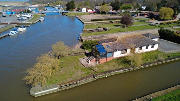 4 Bedroom Detached Bungalow For Sale In Sunnywaters, Priory Road, St. Olaves, Great Yarmouth, Norfolk, NR31