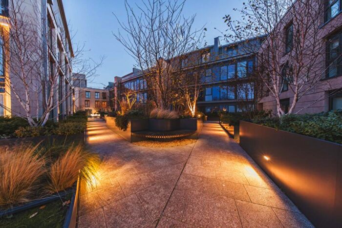 2 Bedroom Flat To Rent In Elder Street, Edinburgh, Midlothian, EH1