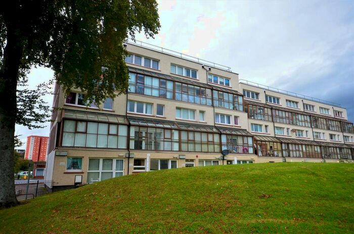 3 Bedroom Maisonette To Rent In Risk Street, Flat, Dumbarton, Wdc, G82