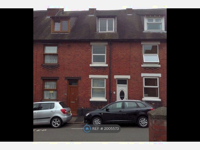 4 Bedroom Terraced House To Rent In Shoobridge Street, Leek, ST13