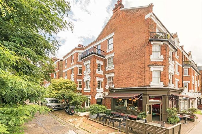 2 Bedroom Flat To Rent In Colehill Gardens, Fulham Palace Road, SW6
