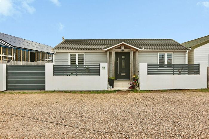 3 Bedroom Detached Bungalow For Sale In Meon Road, Fareham, PO14