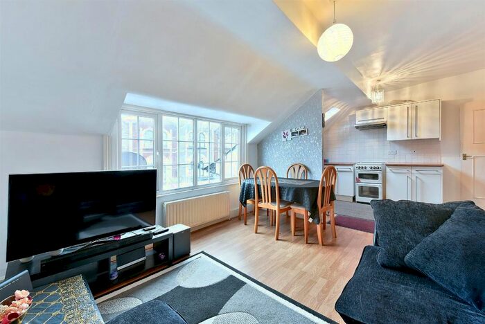 2 Bedroom Property To Rent In Streatham Road, Mitcham, CR4