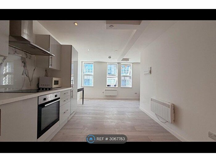 2 Bedroom Flat To Rent In Fife Road, Kingston Upon Thames, KT1