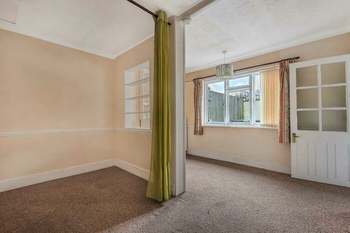 Apartment To Rent In Shillingford, Oxfordshire, OX10