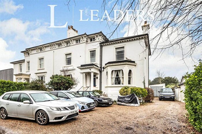 4 Bedroom Flat To Rent In Wray Park Road, RH2