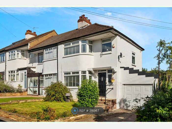 3 Bedroom Semi-Detached House To Rent In Mansfield Avenue, Barnet, EN4