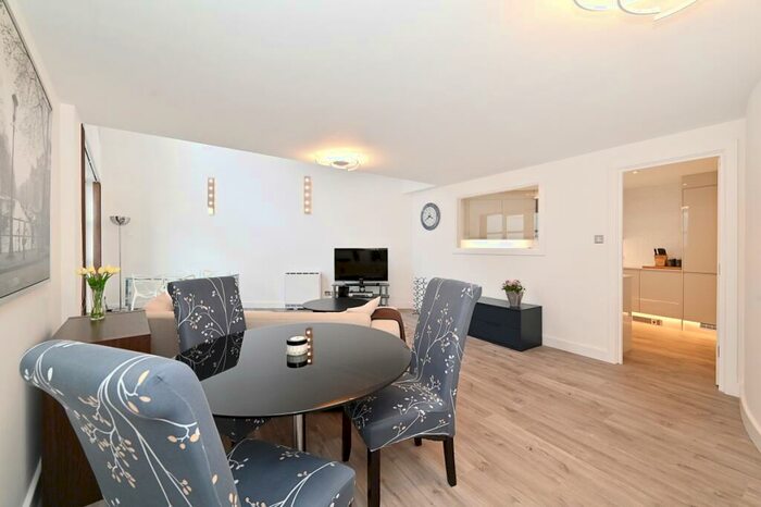 3 Bedroom Duplex To Rent In Manchester Road, E14