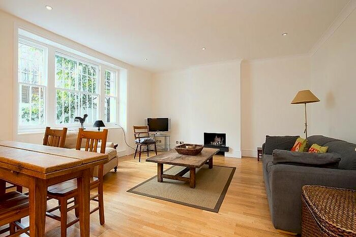 2 Bedroom Flat To Rent In Redcliffe Gardens, London, SW10